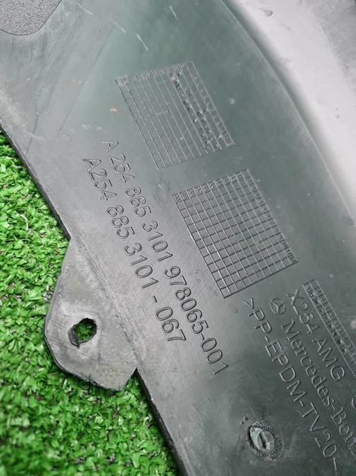 Юбка переднего бампера Mercedes GLC X254 22-нв AMG