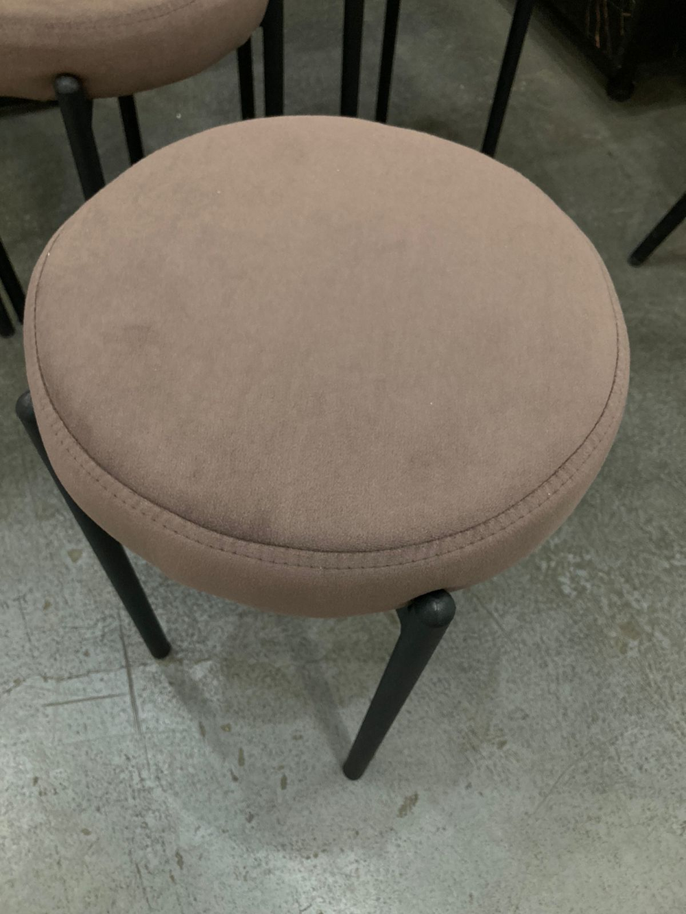 Табурет Лондон каркас черный основание велюр шоколад