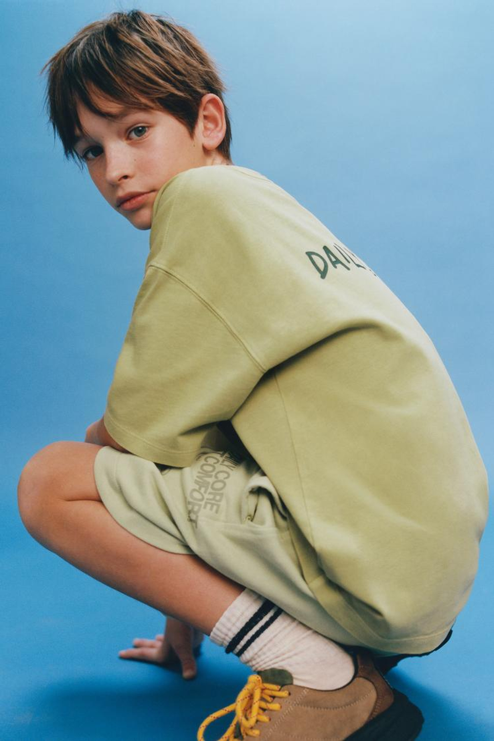 ZARA ШОРТЫ ИЗ МЯГКОЙ ТКАНИ С НАДПИСЬЮ, ЛИНЯЛЫЙ ЗЕЛЕНЫЙ