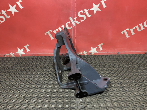 Кронштейн рессоры передней правый 2018г.