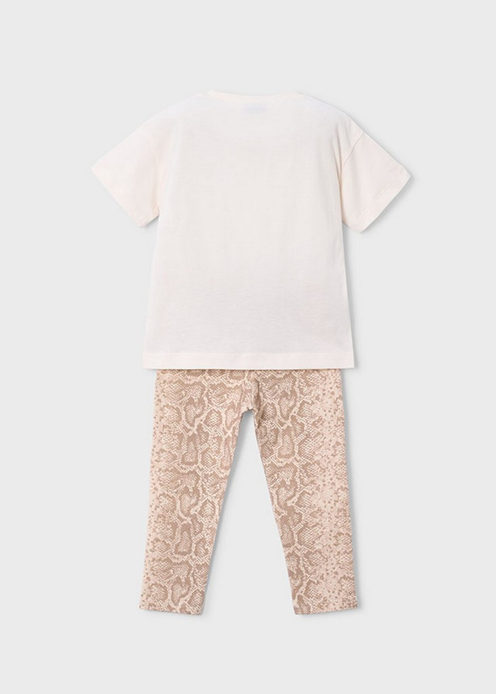 футболка с леггинсами