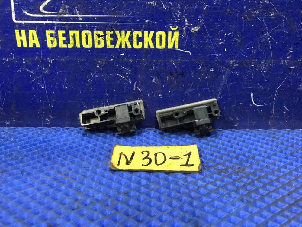 Бардачок пассажирский NISSAN R’NESSA 1999