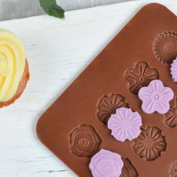 Форма силиконовая для шоколада «Полевые цветы», 24 ячейки