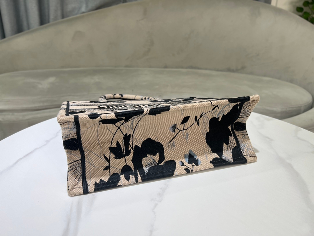 Christian Dior Book Tote 36 cm