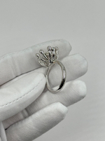 Кольцо с кристаллами