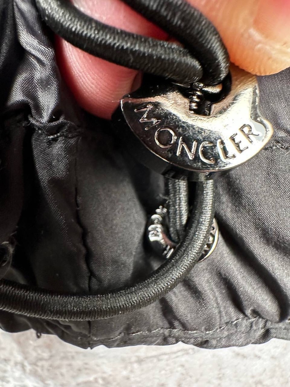 Пуховик Moncler