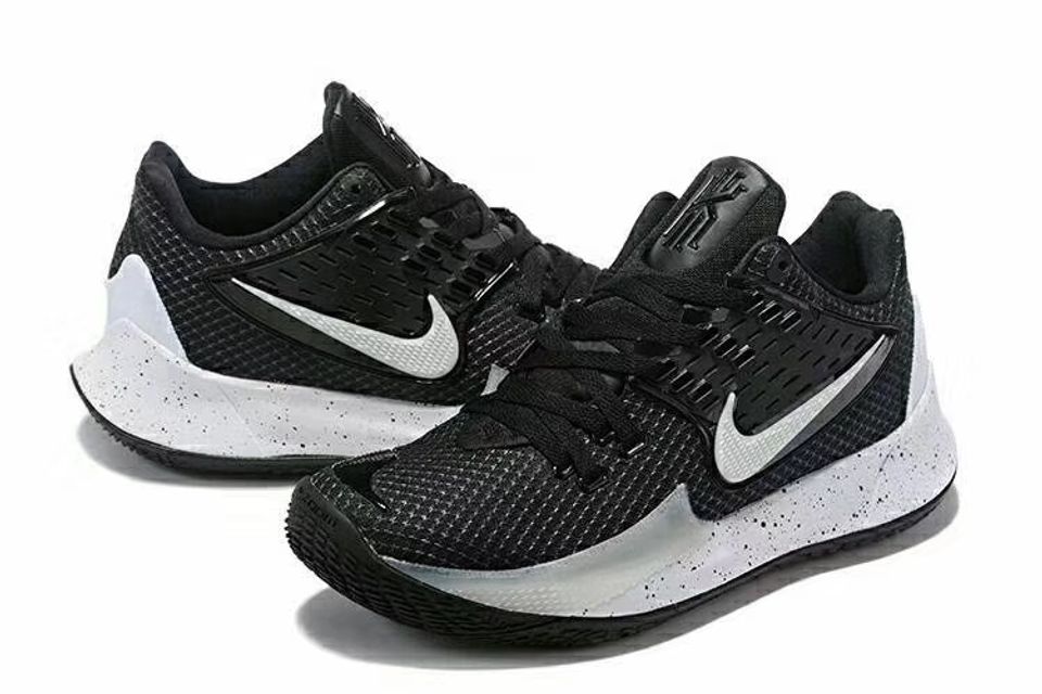 kyrie low 2 black and white