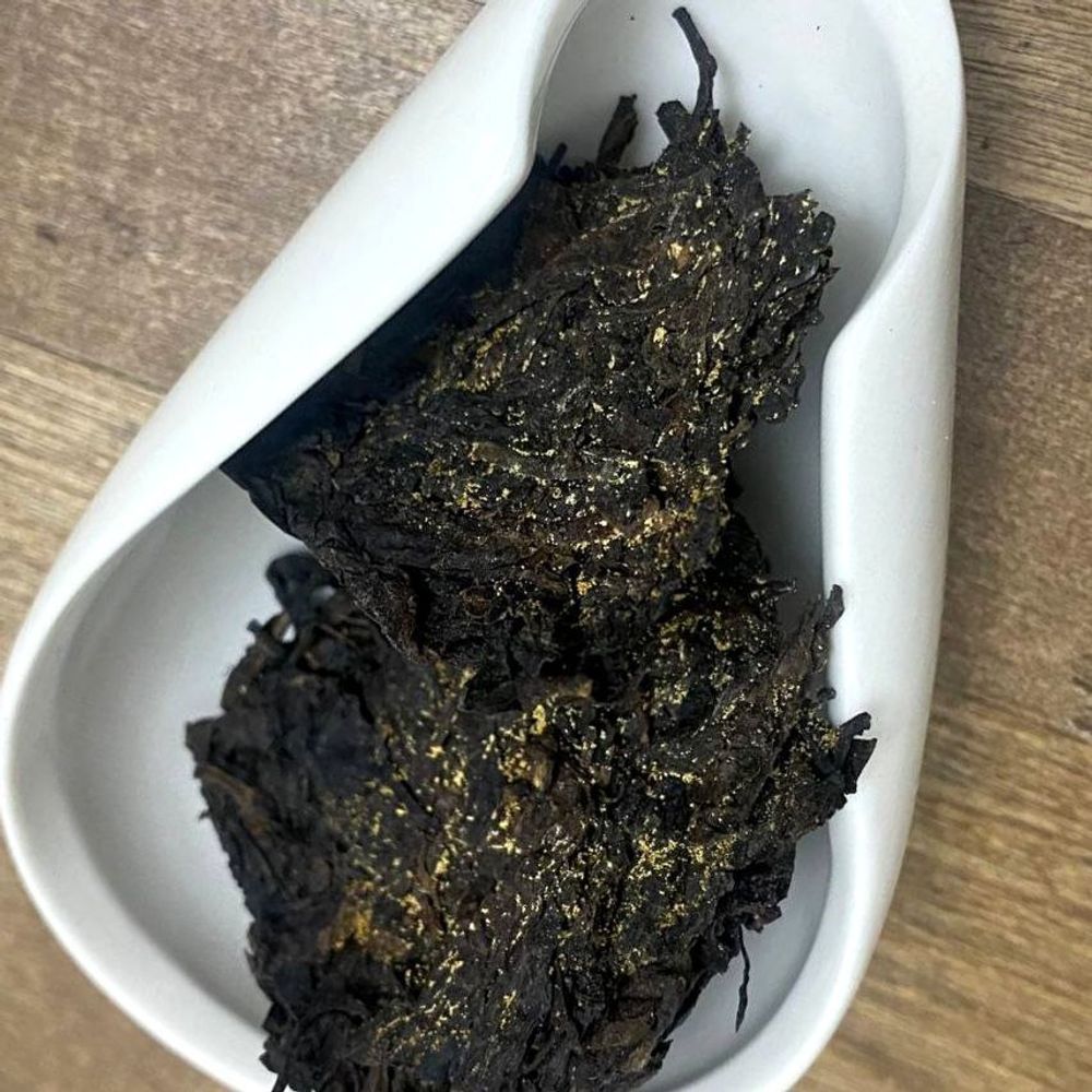 Хэй Ча с Золотой Плесенью, брикет 230 гр