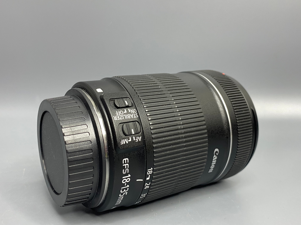 Canon EF-S 18-135mm 3.5-5.6 IS