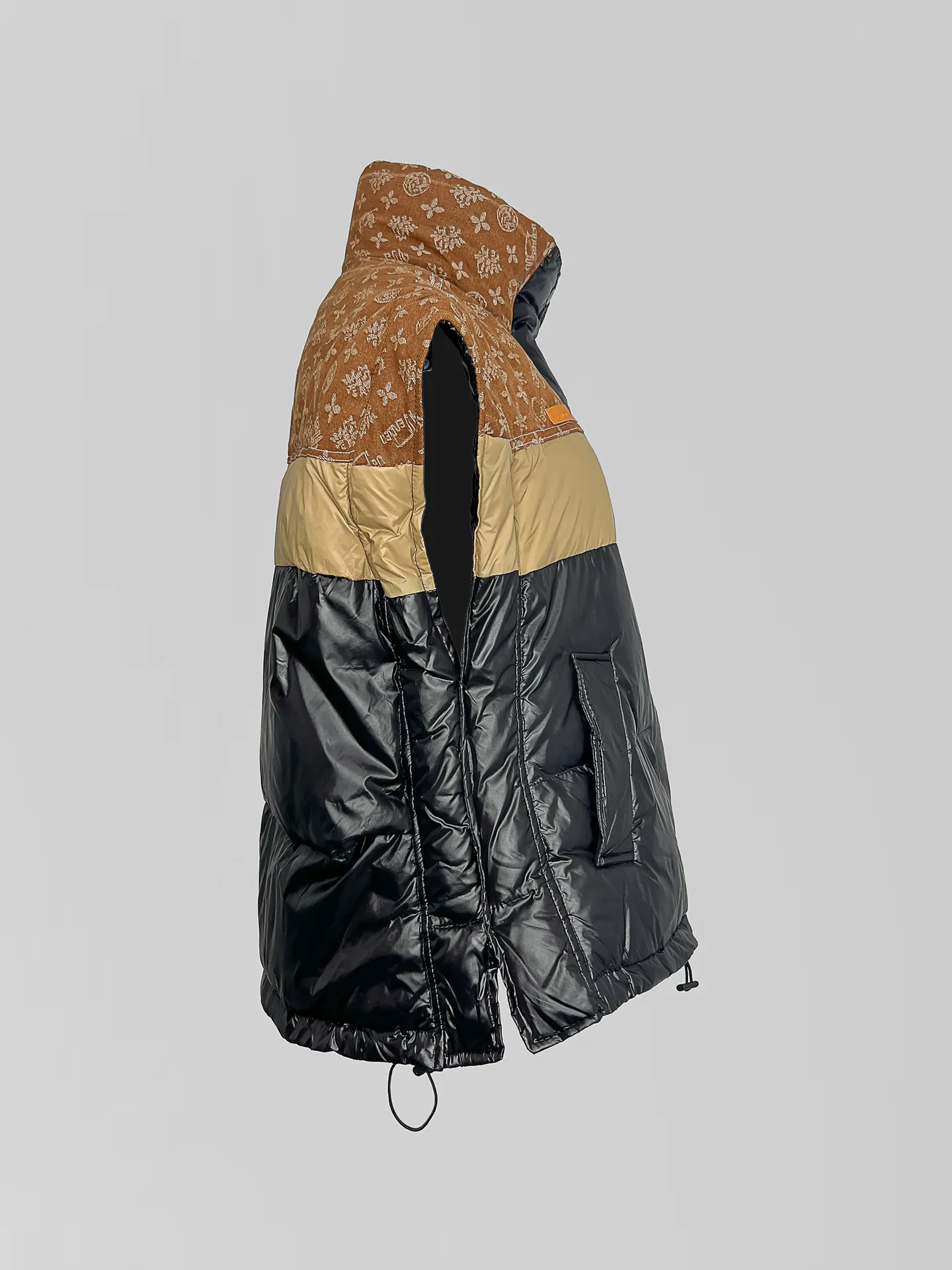 Жилетка объемная комбинированная с кулиской внизу