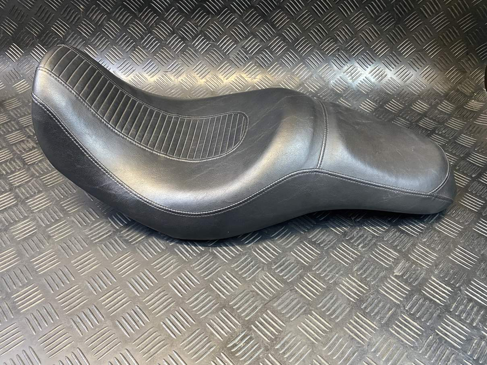 Сиденье Harley-Davidson FXDL1580 053403