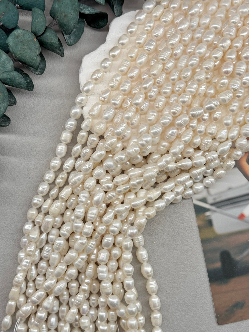Натуральный барочный жемчуг 7-10 мм, кремовый, нить 35 см