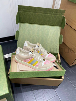 Женские кроссовки Gucci Screener в бежевом цвете