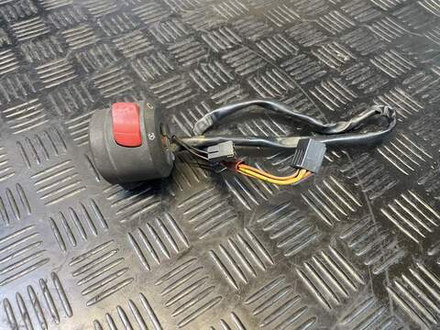 Пульт правый Suzuki GSR400 (GK7DA)