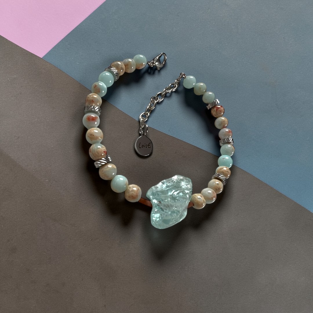 Книжная закладка. Капли воска. Агальматолит