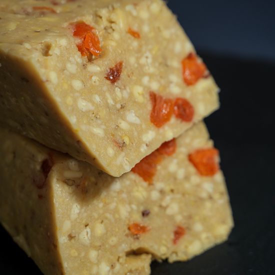 Кедровый десерт с вяленым мандарином (55г.)