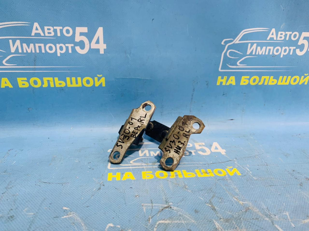 Петля двери задней левой TOYOTA CAMRY 1992