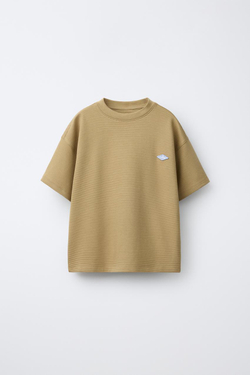 ZARA ФУТБОЛКА ИЗ ТКАНИ ОТТОМАН С НАШИВКОЙ, ТАБАЧНЫЙ