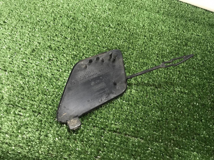 Заглушка буксировочного крюка BMW X5 G05 (18-23)