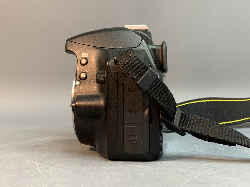 Nikon D3200 kit 18-55 26.565 кадров