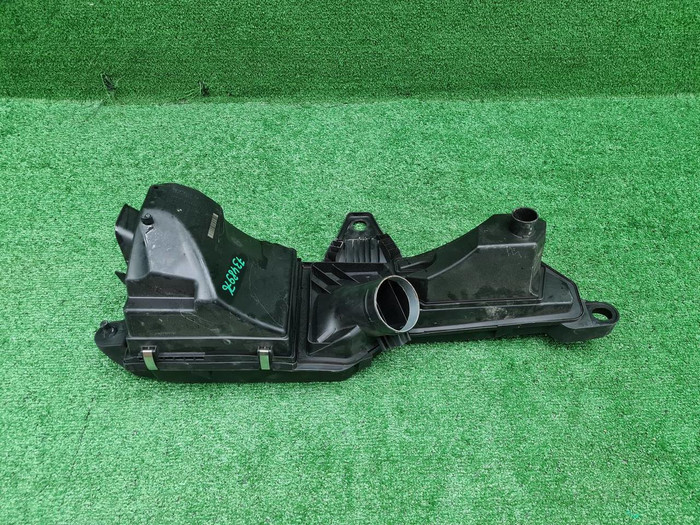 Резонатор воздушного фильтра BMW 3er F30 (11-20)