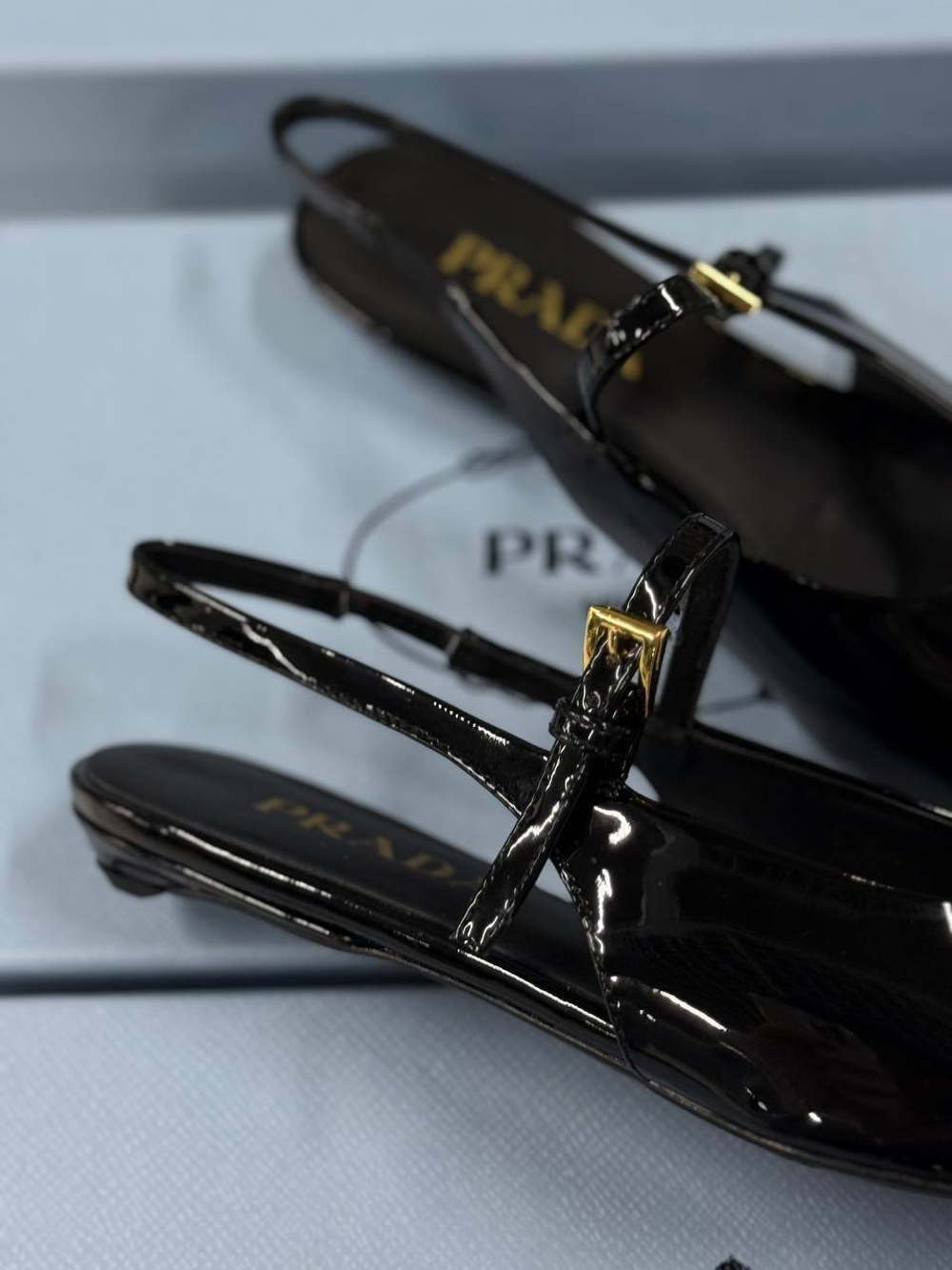 Босоножки Prada