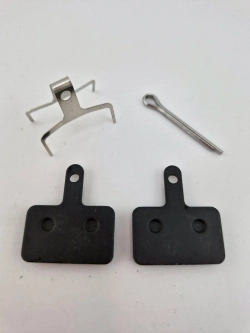 - Тормозные колодки дисковые для велосипеда и самоката