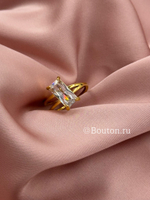 Кольцо золотистое с прямоугольным камнем