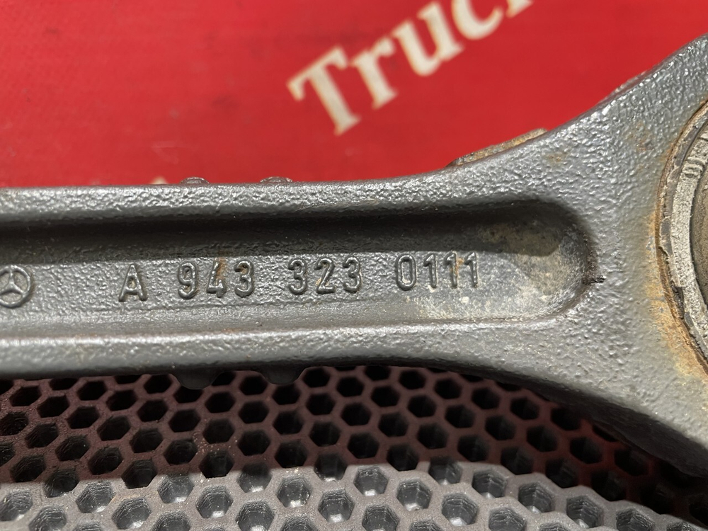 Стойка переднего стабилизатора