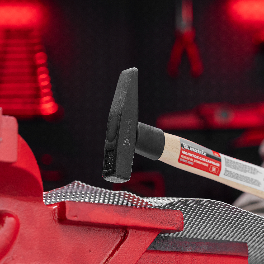 Молоток слесарный, 100 г, квадратный боек, деревянная рукоятка// Matrix