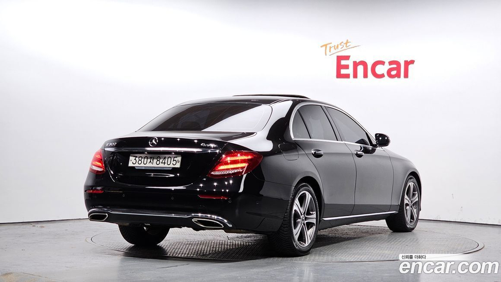 Mercedes-Benz E-Class W213 E300 Avangarde (10.2019)