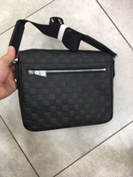 Сумка-мессенджер Louis Vuitton