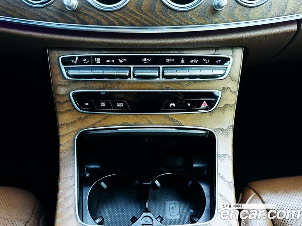 Mercedes-Benz E-Class W213 E300e 4MATIC Exclusive (02.2021)