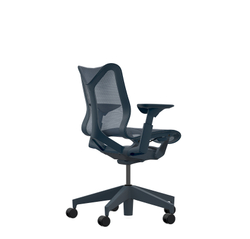 Кресло Herman Miller Cosm, низкая спинка, цвет Nightfall, регулируемые подлокотники