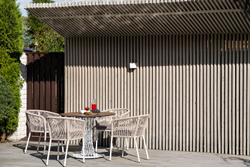 "Марсель" стул плетеный из роупа, каркас алюминий белый муар, роуп бежевый круглый, ткань бежевая 15052