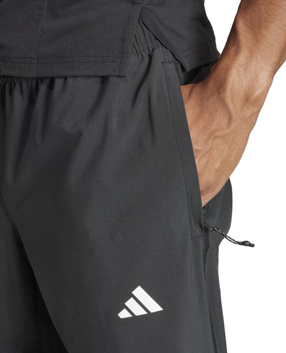 Мужские теннисные штаны Adidas Train Essentials Woven - черный