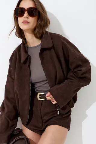 Куртка с защипами из экозамши цвета шоколад