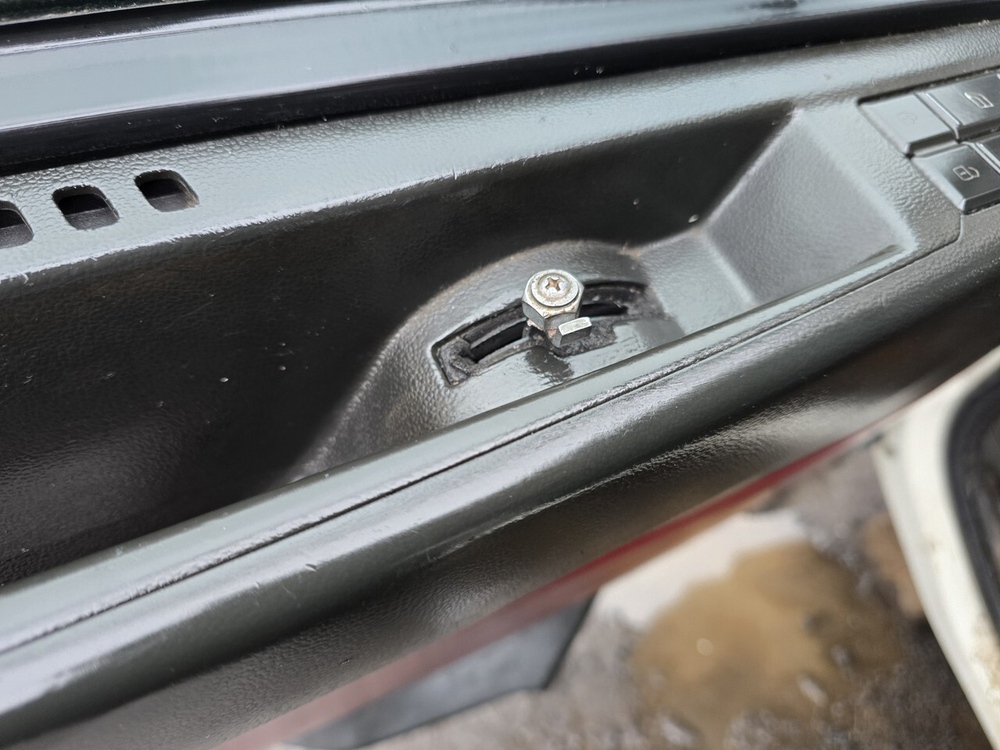 Дверь левая 2017г.