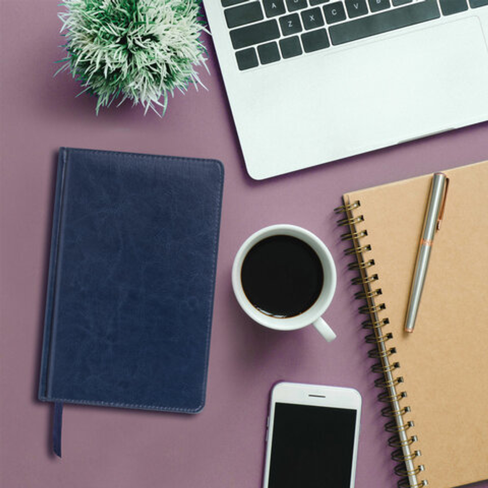 Ежедневник недатированный А5 (138х213 мм) BRAUBERG "Imperial", под гладкую кожу, 160 л., кремовый блок, темно-синий, 123413