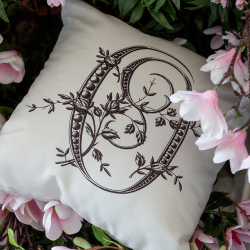 Арт-подушка Объект мечты Монограмма буквы O