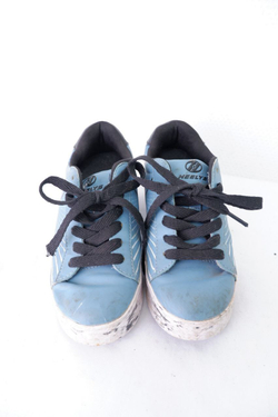 Кроссовки голубые с колесиками 34 размер