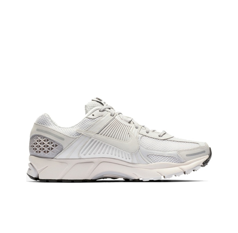 Nike vomero 46 top