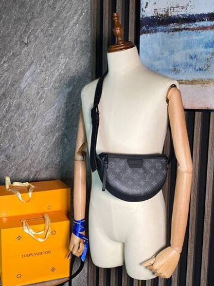 Сумка-мессенджер Louis Vuitton