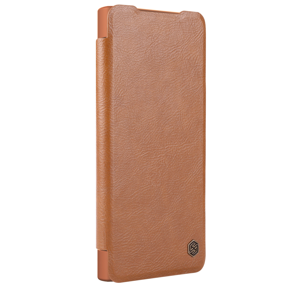 Кожаный чехол книжка коричневого цвета с откидной крышкой для камеры от Nillkin для Samsung Galaxy S24 Ultra, серия Qin Prop Leather Case