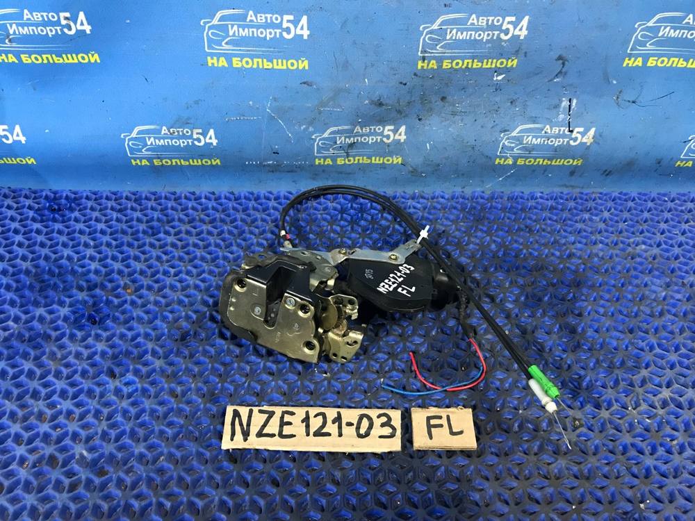 Замок двери передней левой TOYOTA FIELDER 2002