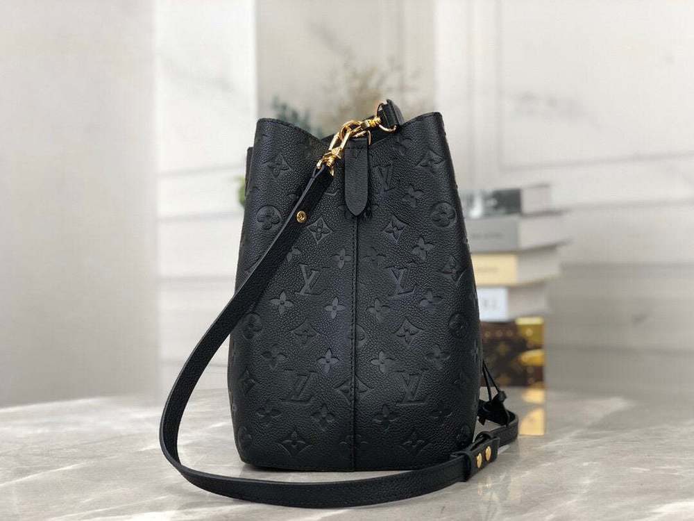 Louis Vuitton NeoNoe MM