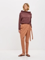 Лонгслив оверсайз с вырезом лодочка