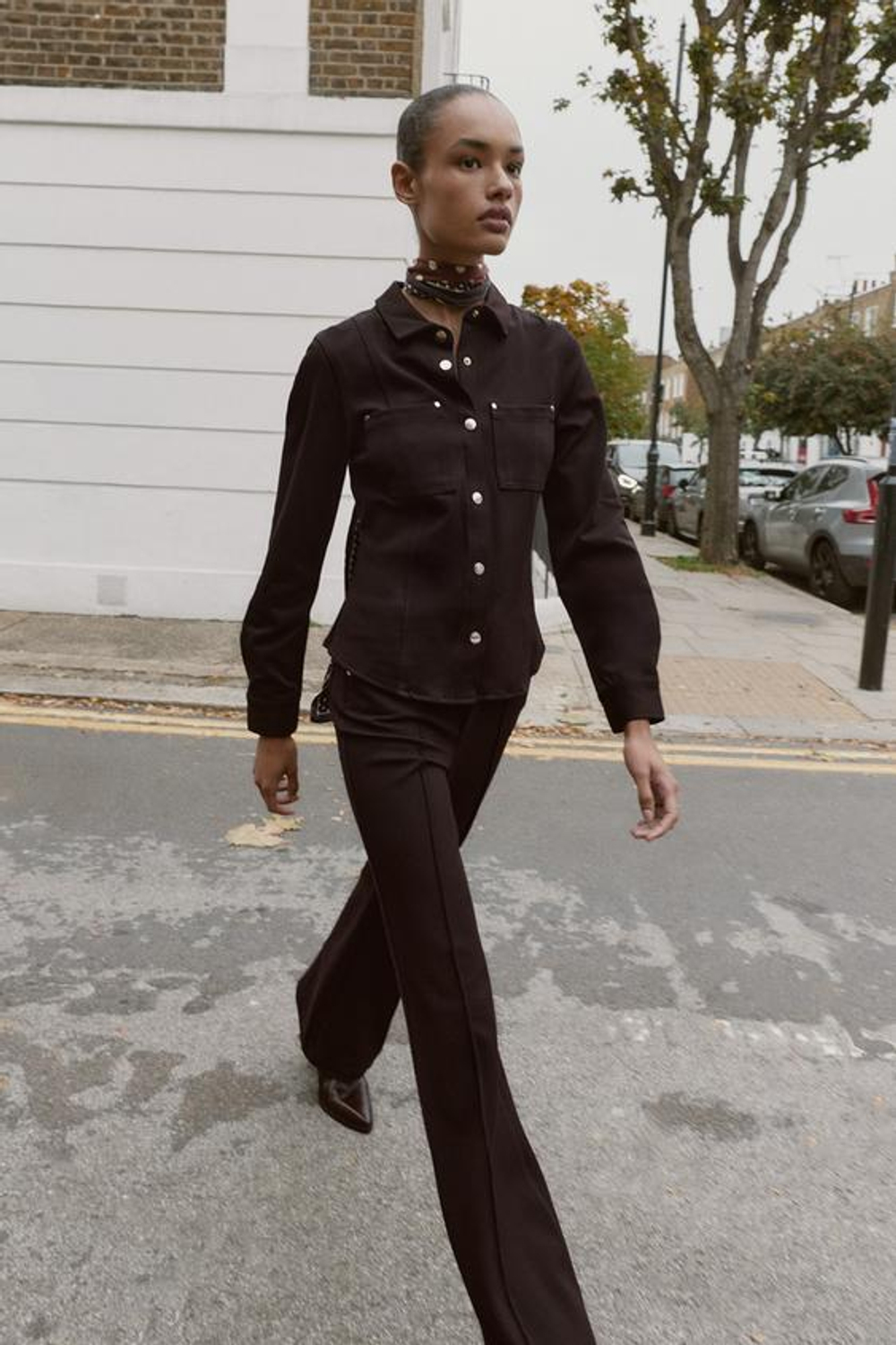 ZARA БРЮКИ FLARE С НИЗКОЙ ПОСАДКОЙ, КОРИЧНЕВЫЙ