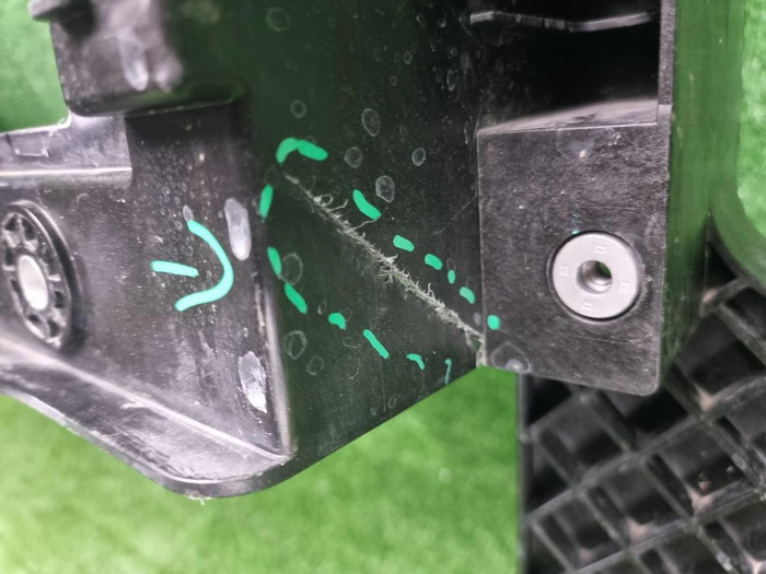 Телевизор Lixiang L6 (2024-н.в.)