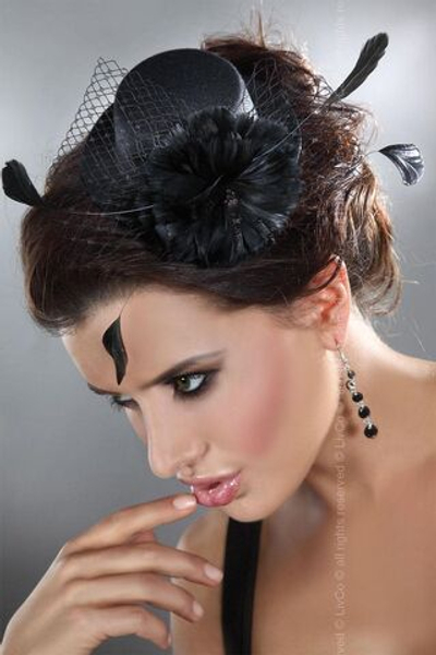 Чёрная шляпка с крупным цветком (Цвет: черный)